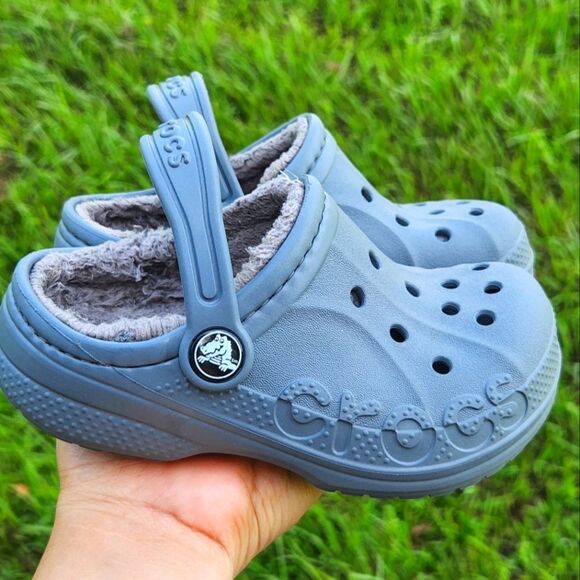 CROCS Other - Crocs Kids Classic Baya Gray Fuzzy Lined Lightweight Cozy Comfort Clog Size C10